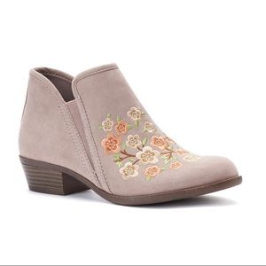 Floral design boots
